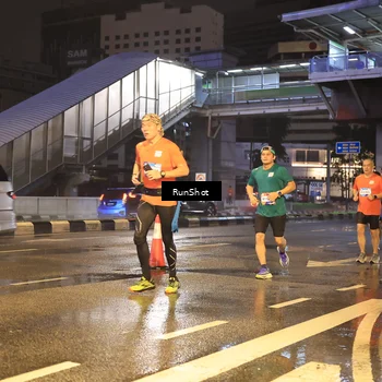 Runner Photo 7882432