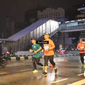 Runner Photo 7882454