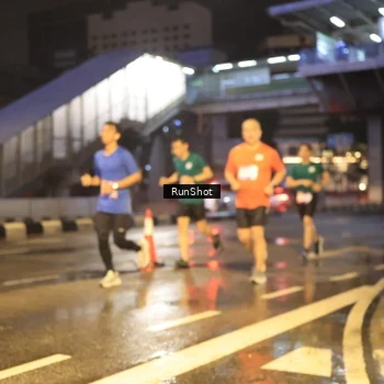 Runner Photo 7882473