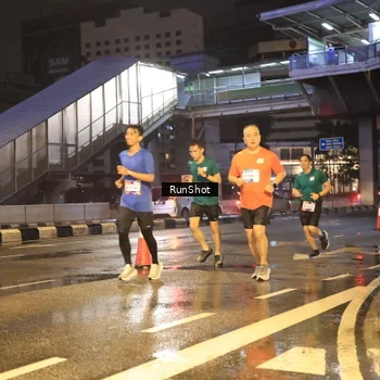 Runner Photo 7882475