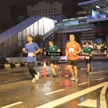 Runner Photo 7882476
