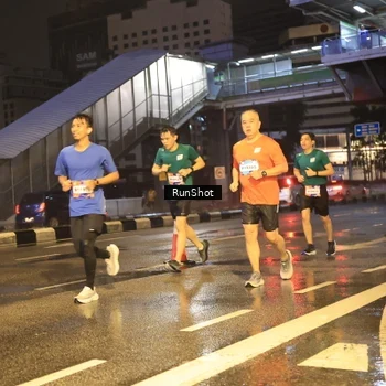 Runner Photo 7882483