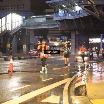 Runner Photo 7882536