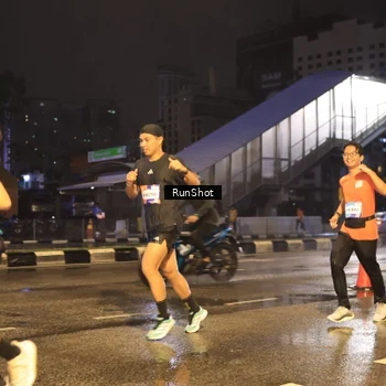 Runner Photo 7882563