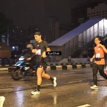 Runner Photo 7882568