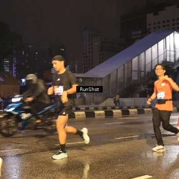 Runner Photo 7882569