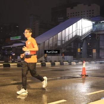 Runner Photo 7882591
