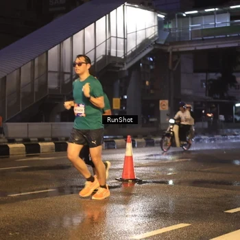 Runner Photo 7882628