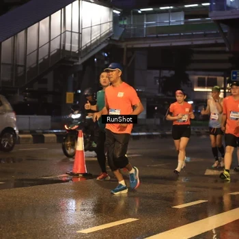 Runner Photo 7882651