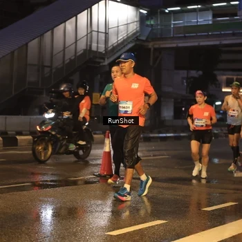 Runner Photo 7882652