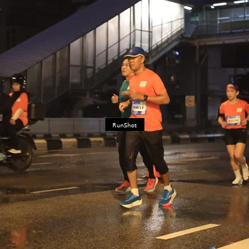 Runner Photo 7882657