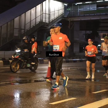 Runner Photo 7882658
