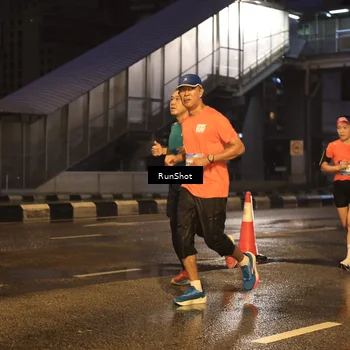 Runner Photo 7882659