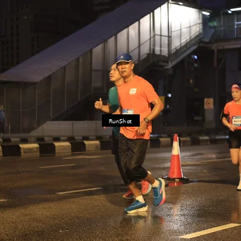 Runner Photo 7882664