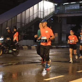 Runner Photo 7882673