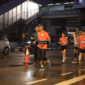 Runner Photo 7882674