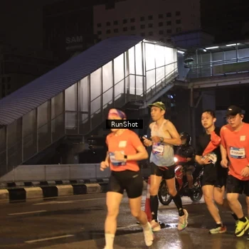Runner Photo 7882680