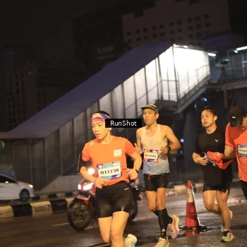 Runner Photo 7882683