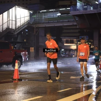 Runner Photo 7882751