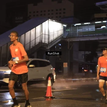 Runner Photo 7882772