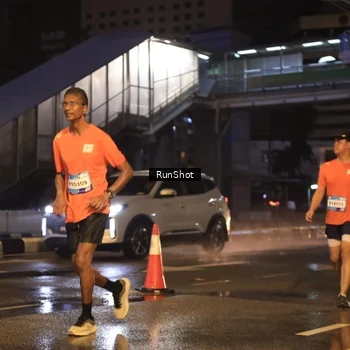 Runner Photo 7882773