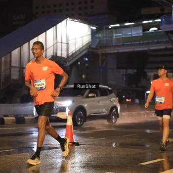 Runner Photo 7882781