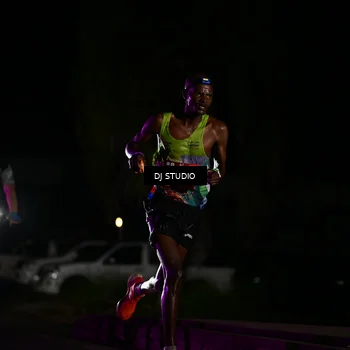 Runner Photo 7882798