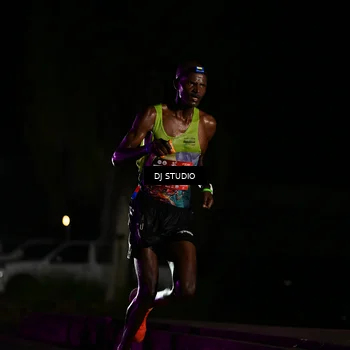 Runner Photo 7882811