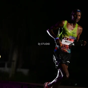 Runner Photo 7882843