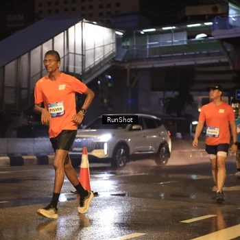 Runner Photo 7882846