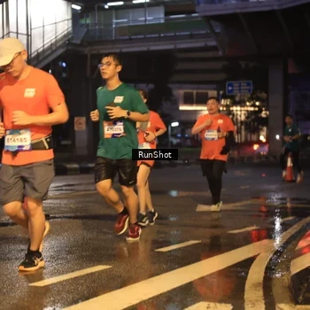Runner Photo 7882861
