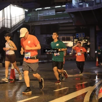 Runner Photo 7882865