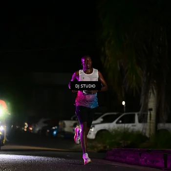Runner Photo 7882875