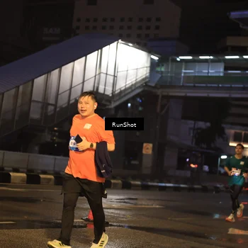 Runner Photo 7882898