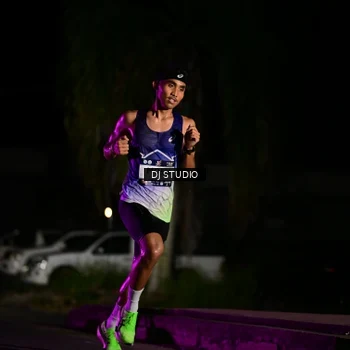 Runner Photo 7882938