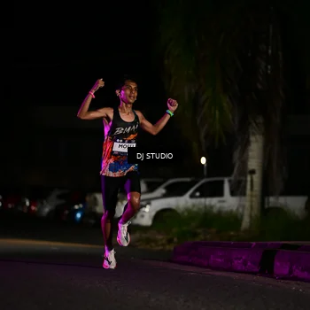 Runner Photo 7882973