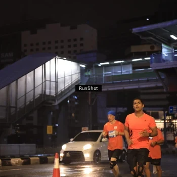 Runner Photo 7883004