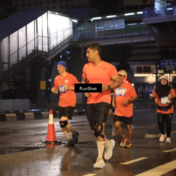 Runner Photo 7883012