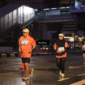 Runner Photo 7883035