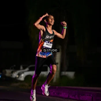 Runner Photo 7883040