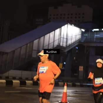 Runner Photo 7883054