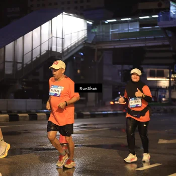 Runner Photo 7883060