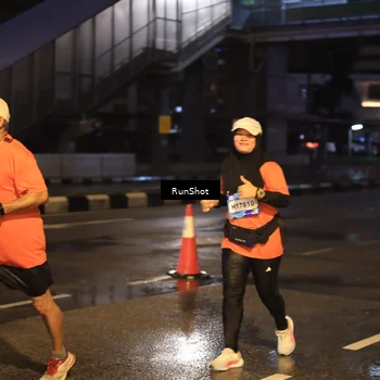 Runner Photo 7883075