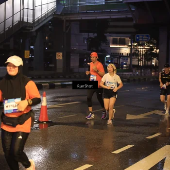 Runner Photo 7883091