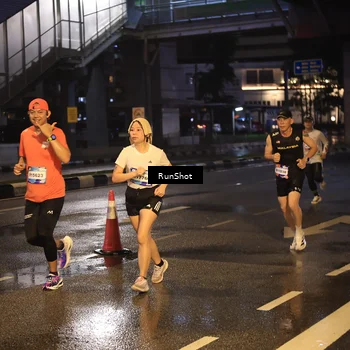 Runner Photo 7883178