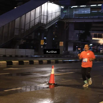 Runner Photo 7883272