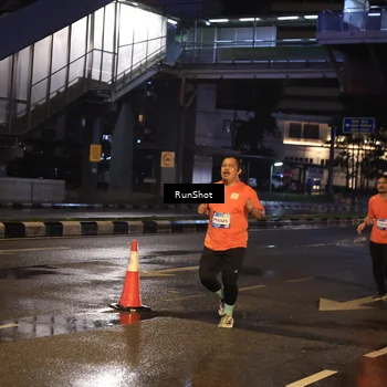Runner Photo 7883282