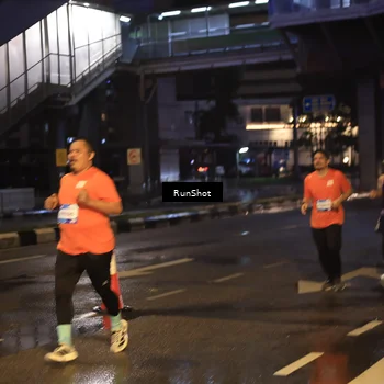 Runner Photo 7883308
