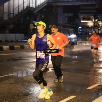 Runner Photo 7883371