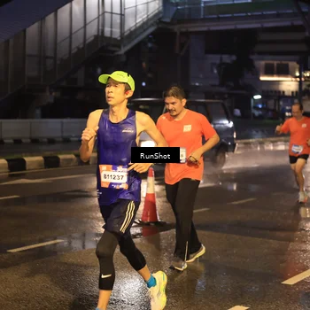 Runner Photo 7883376